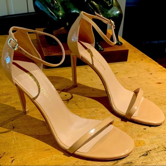 Stuart Weitzman patent nude nudist sandal. - Picture 1 of 3